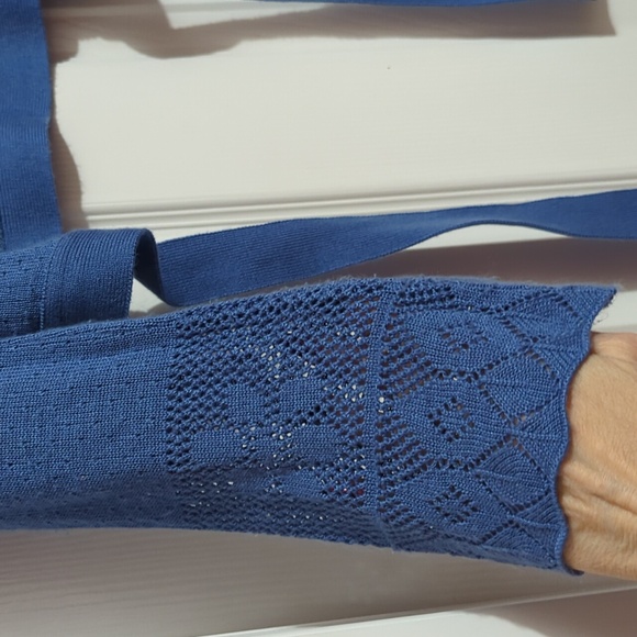 Girl's Blue Crop Sweater with Tie Closure. Size M 10-12. - Picture 9 of 11